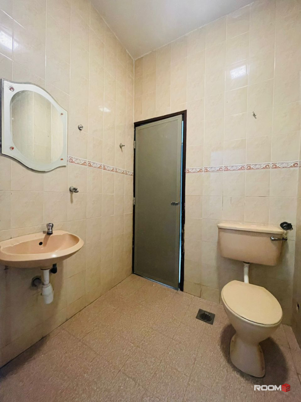 Single Room at Taman Bukit Serdang, Seri Kembangan, Bilik Sewa Serdang [🔥 👉𝐍𝐞𝐚𝐫 𝐔𝐏𝐌, LRT] Bkt Serdang, Equine