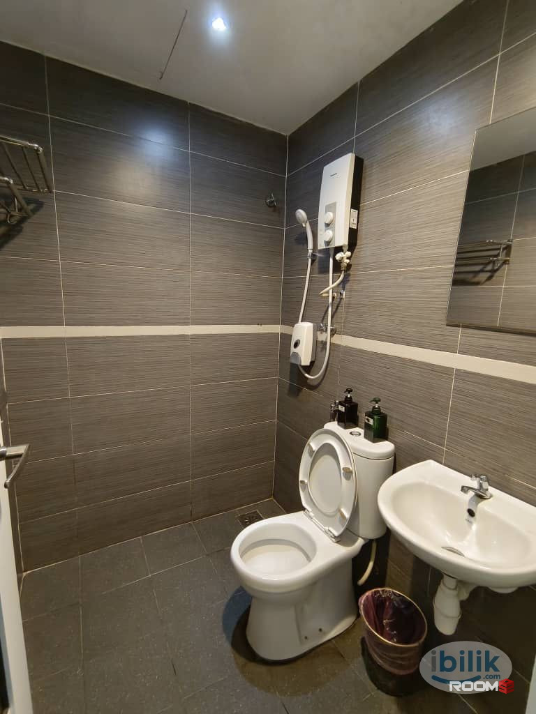 Walk to Subang LRT 🚶 Furnished room for rent @ SS15