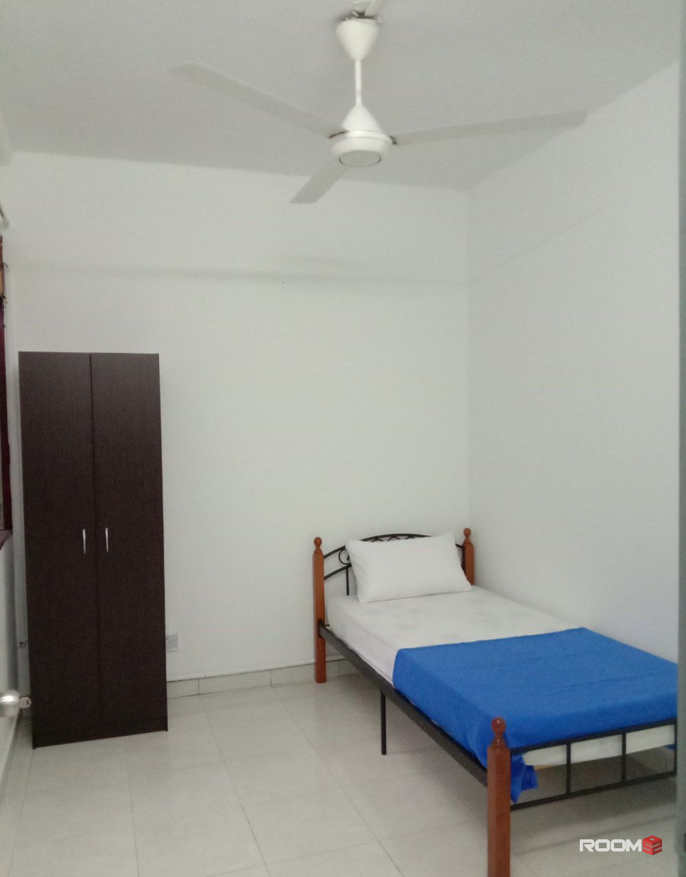 Middle Room, Mentari Court, Blok B, Bandar Sunway