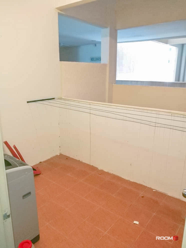 Walking distance to MMU University (Ixora Apartment) - Female Friendly Units