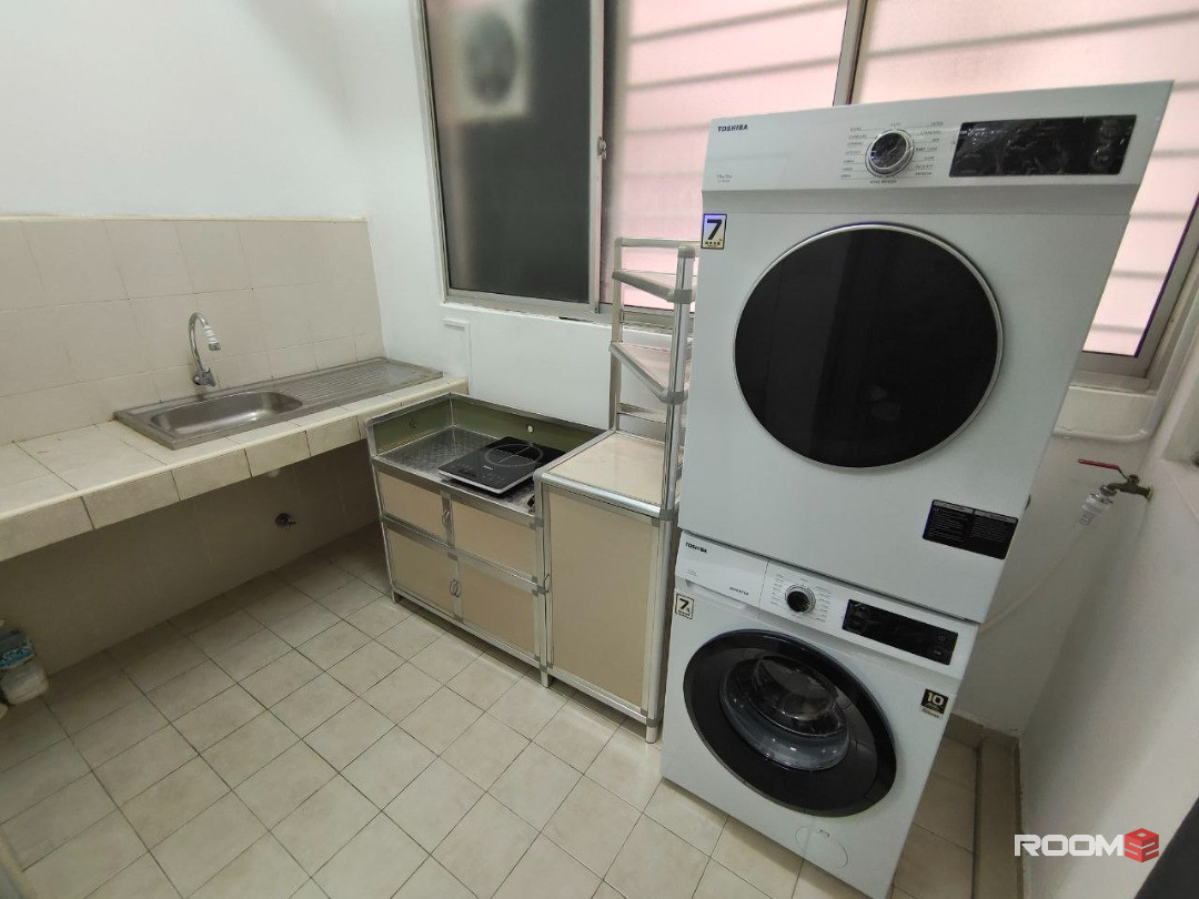 Serene Female Unit & FULLY FURNISHED Master Room @ Happy Garden, Border OUG, Kuchai Lama & Sri Petaling