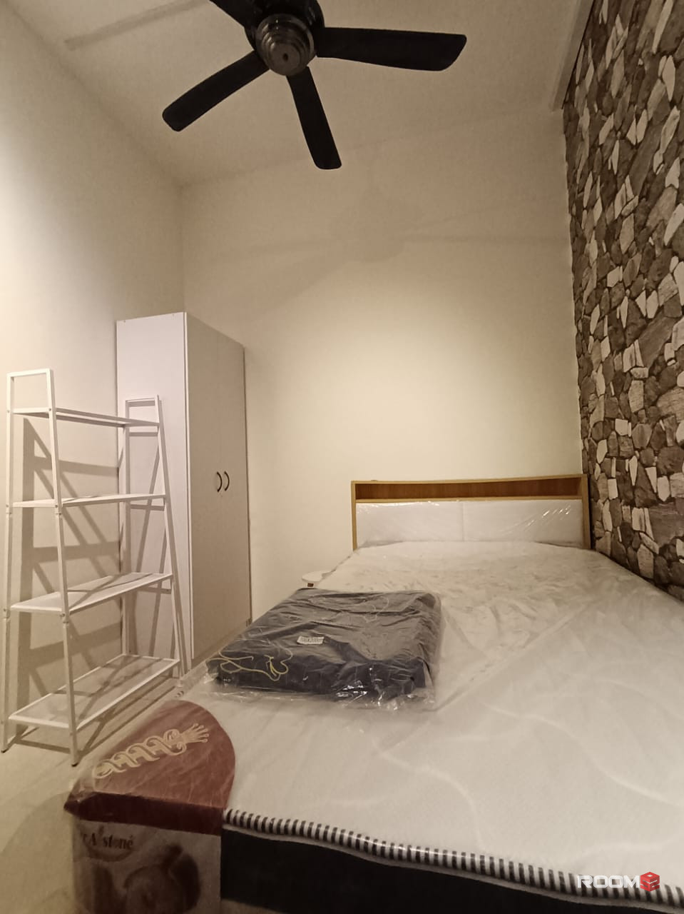 SetiaWalk @ Female Unit Medium Room with Balcony