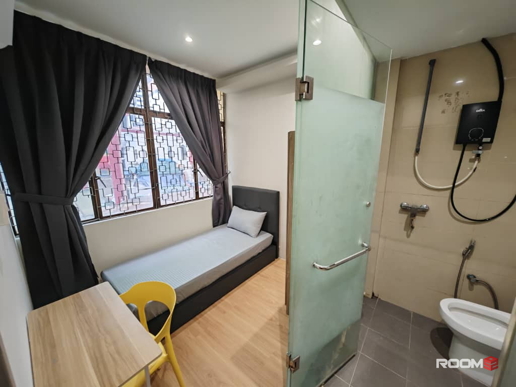 FURNISHED CO-LIVING ROOM FOR RENT NEAR PETALING STREET🤩 5 MIN WALK TO MRT & LRT STATION🚝 5 MIN TO MENARA 118🔥
