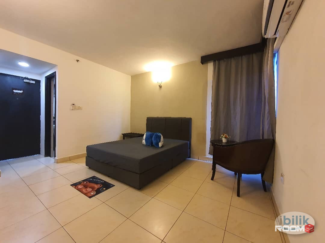 📍🌟8 min to CIQ-Fully equipped with wifi, private bathroom...rental RM1 promo🌟😎