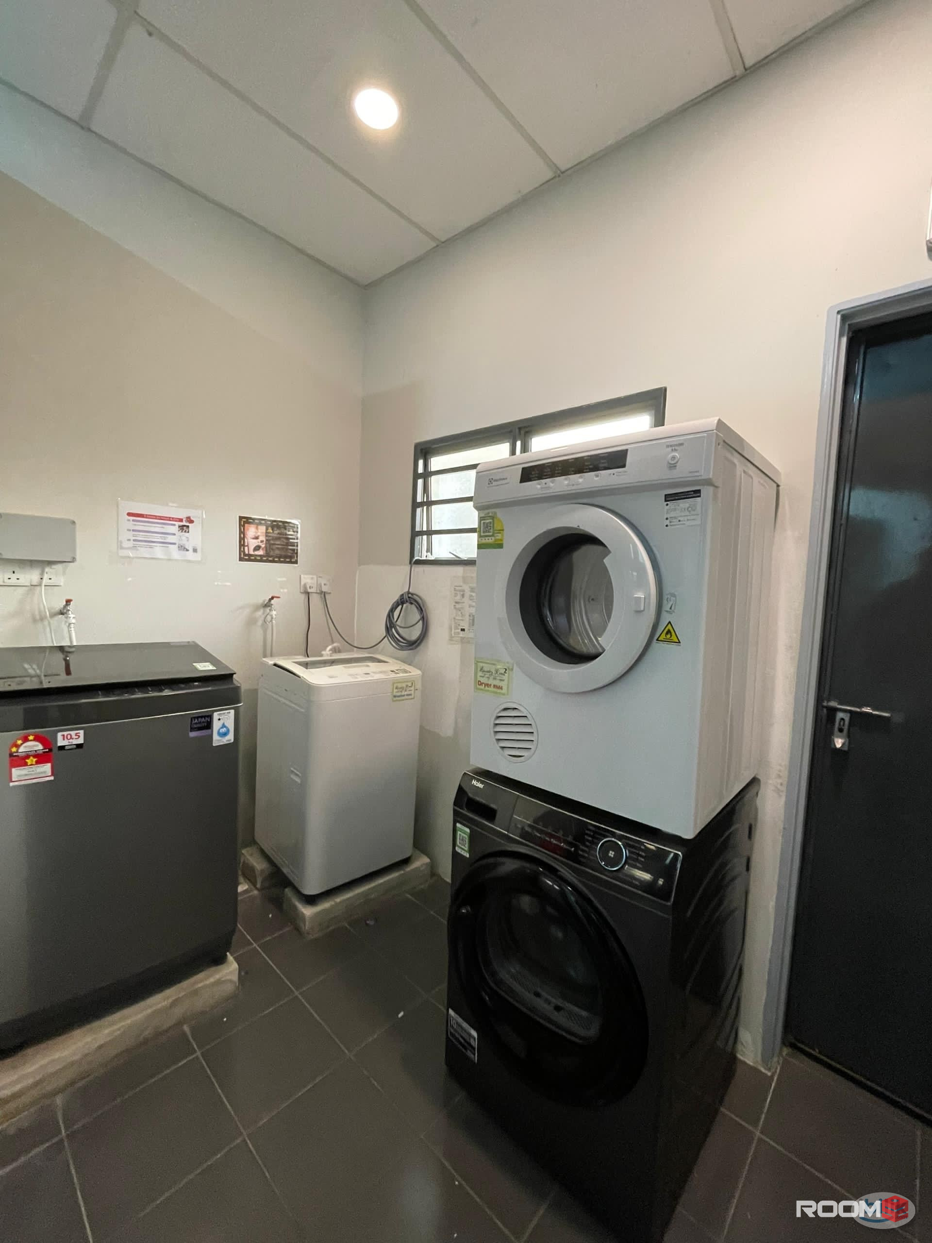 🏡 [JL Co-Living]  MIDDLE Rooms Available at USJ 21, UEP Subang Jaya 🌟 🚶‍♀️ 4 MINSWALK to Main Place Mall 🛍️✨ 📲 Book