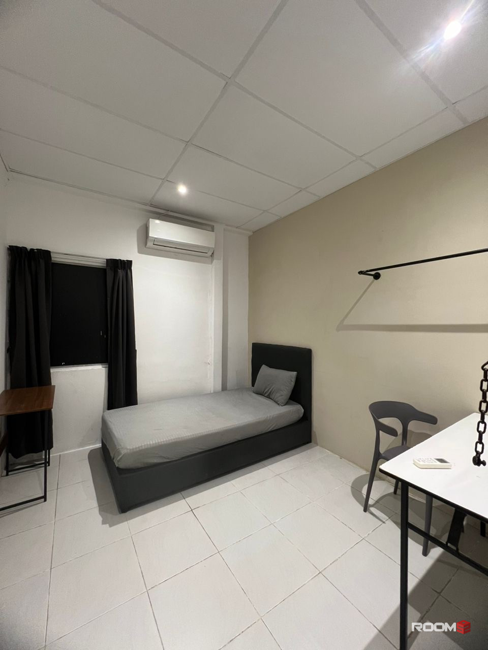 🛏️🏠 King Bed Room @ SS3 – No Deposit! 💰  ✨ Affordable Price 📍 Near LRT & Paradigm Mall