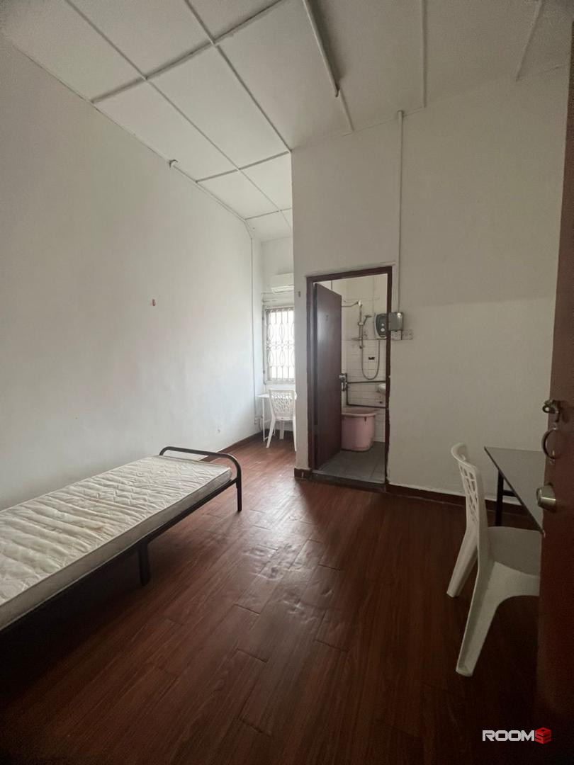 🚌🚦Section 17 -  *Attached Toilet with Free Wifi Room Available For Rent*  🚌 3 MINS WALKING DISTANCE TO NEARBY BUS