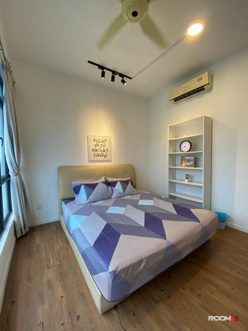 Premium Middle Room w FREE Utilities 📶 w WiFi ✅ @ Utropolis Glenmarie