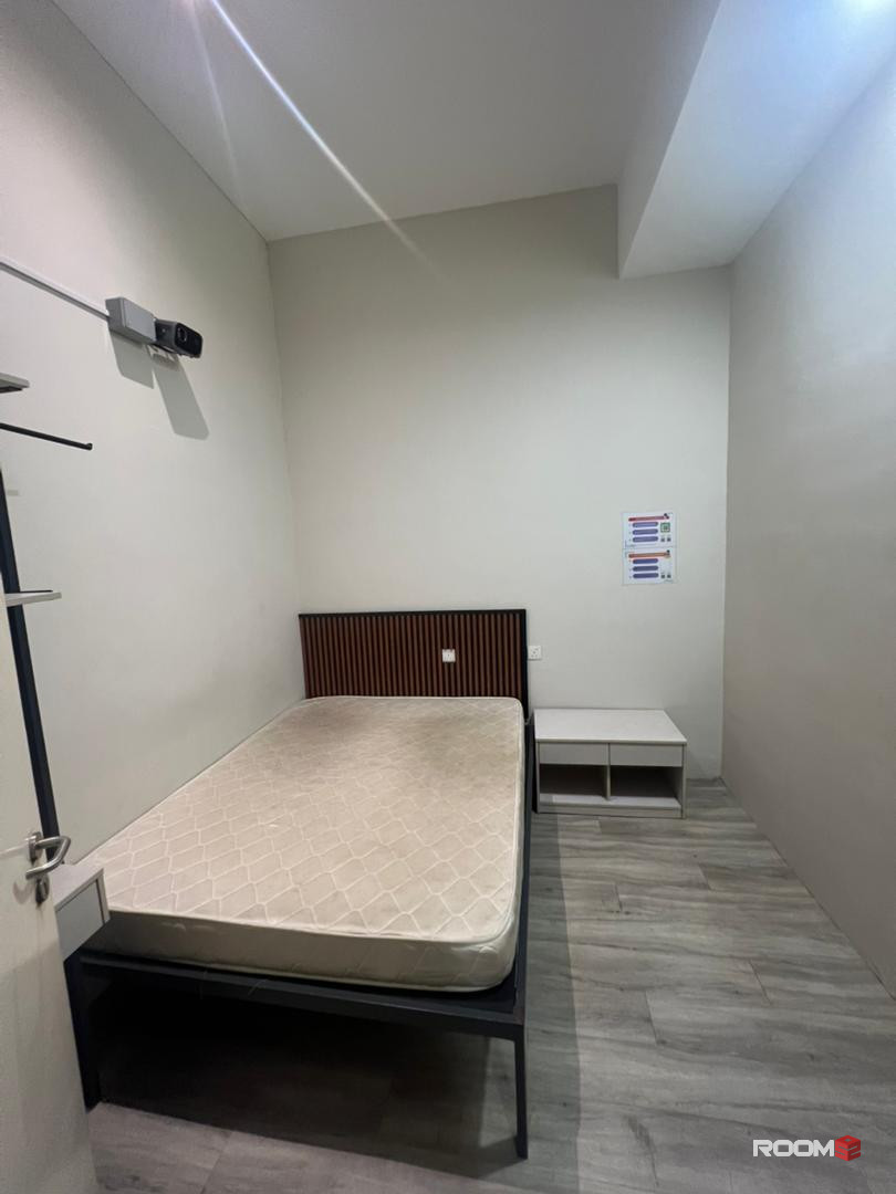 Queen Middle Room Rent ZERO0️⃣% DEPOSIT in USJ 21 Subang Jaya