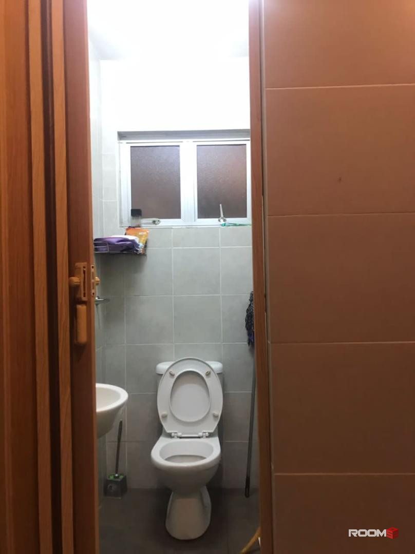👀LOOKING FOR HOUSEMATES 🚧SPACIOUS AND AFFORDABLE ROOM FOR RENT @ SS2, PJ