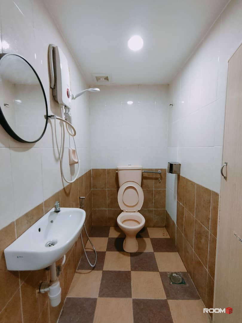 🚺 Female Unit Available 📍 Walking Distance to LRT IOI 🏡 Move-In Immediately 💰 Affordable | 🧼 Clean | 🔒 Safe 📞 DM