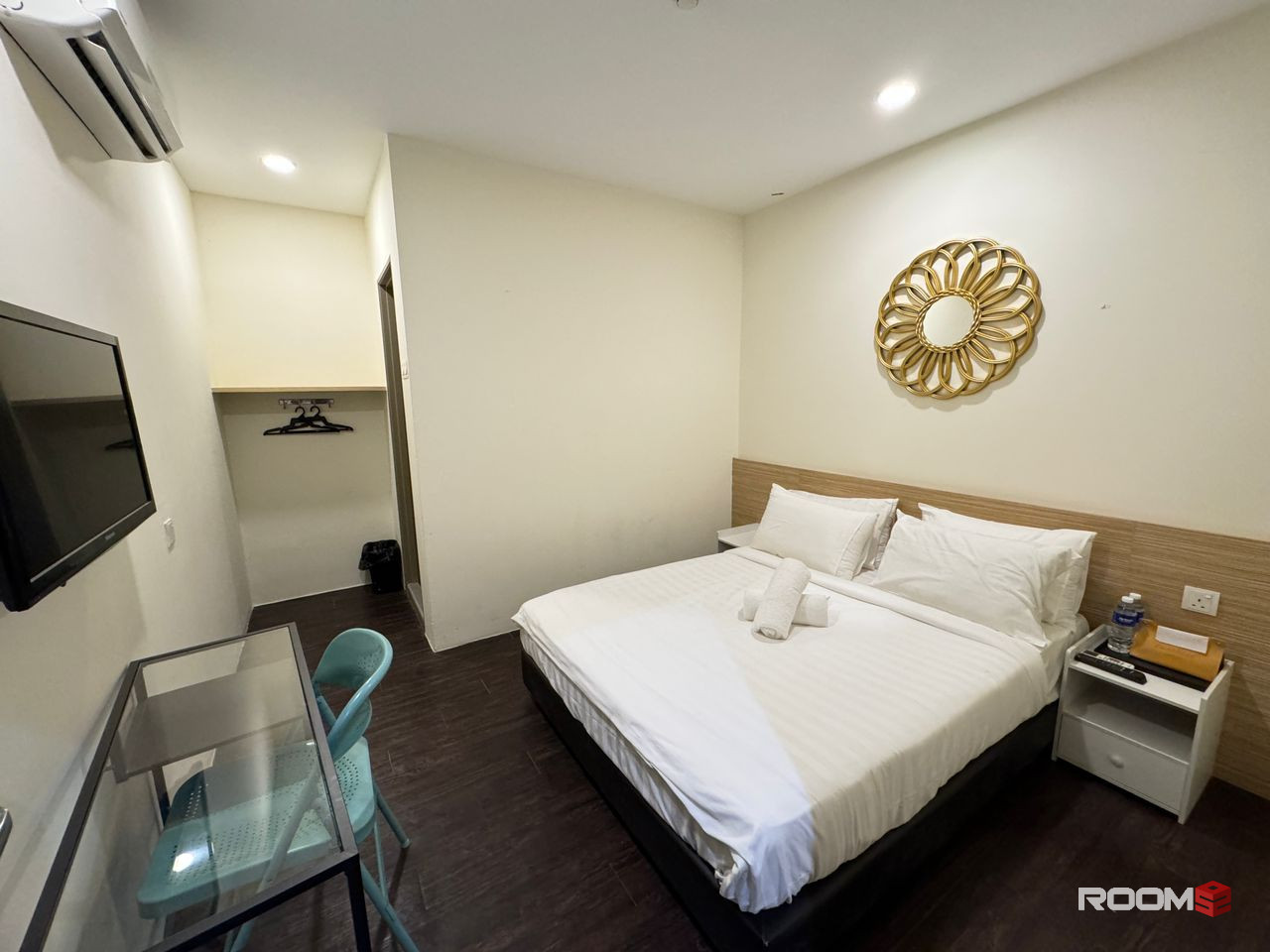 Walk to Malakat Mall, DPULZE Mall Cyberjaya 🛍️ Co Living Hotel Room with Private Bathroom