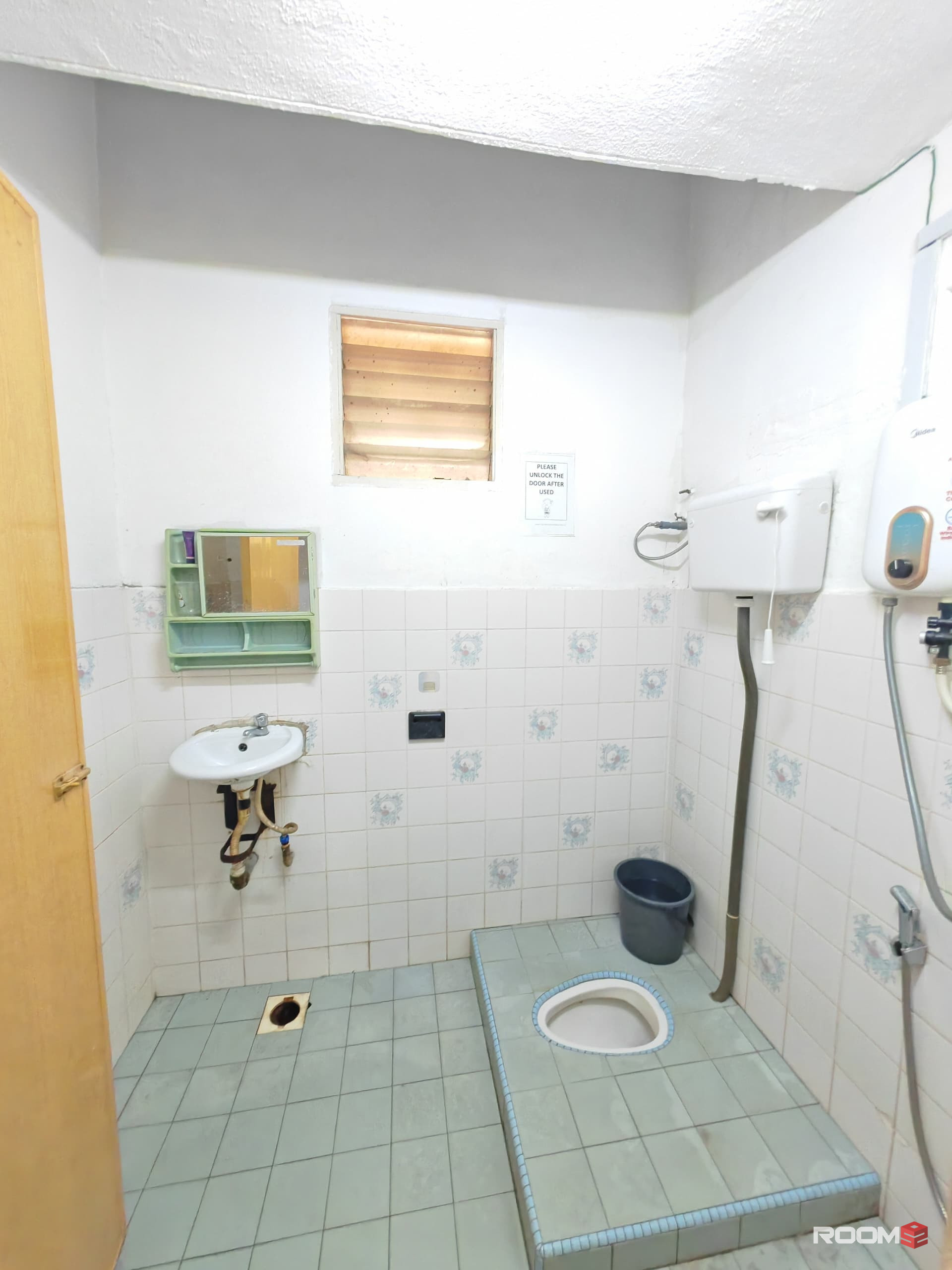 ss1 single room for rent , walking distance to lrt taman bahagia , Low deposit