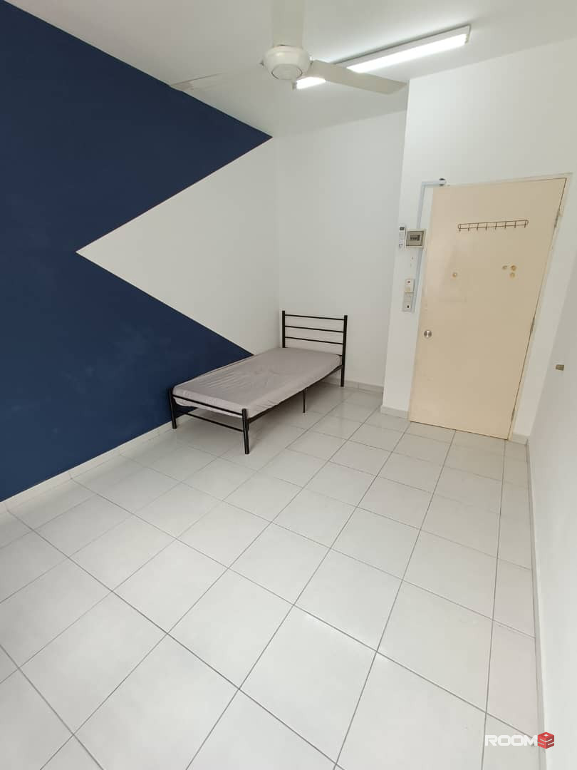 🔥 FEMALE UNIT Middle Room For Rent @ SETIA ALAM 🔥