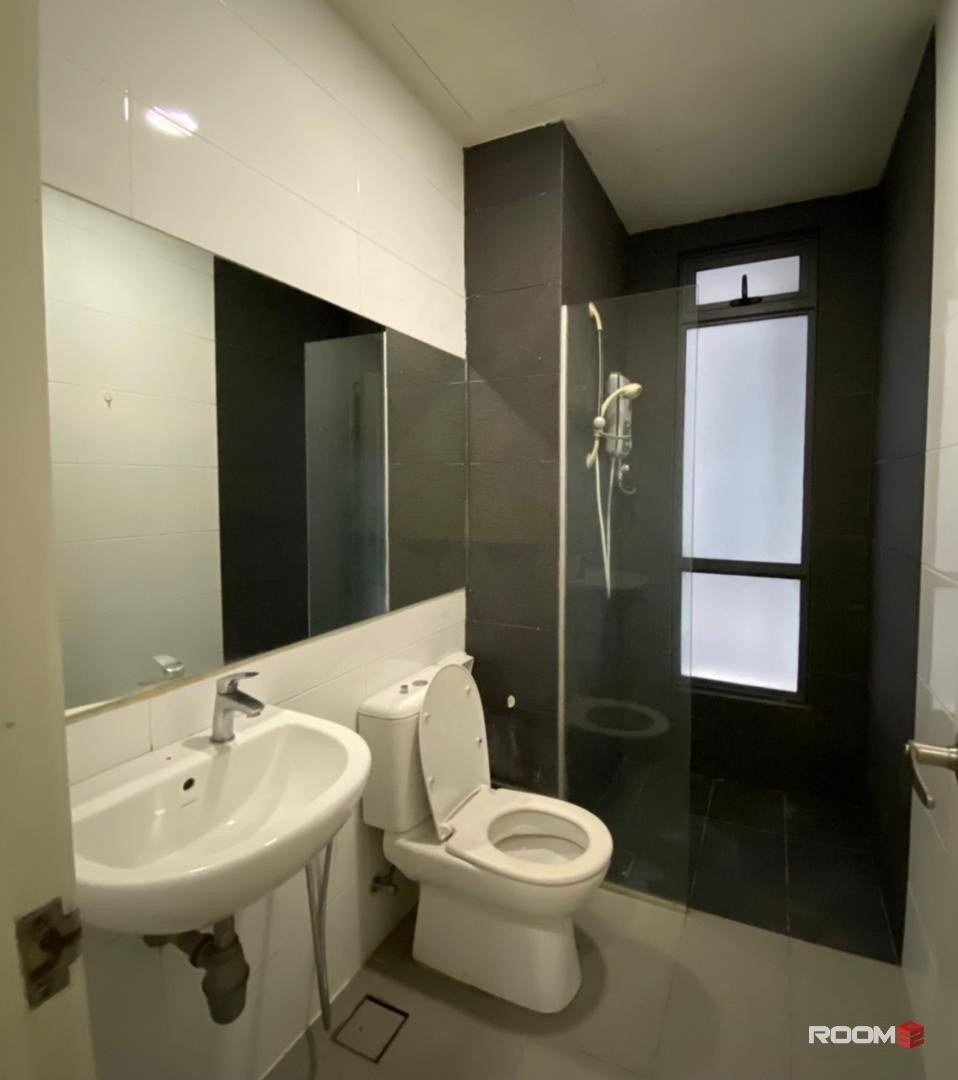‼️Bathroom attached Master Room 🆓💧🧹@Utropolis nearUOW, KDU, Glenmarie