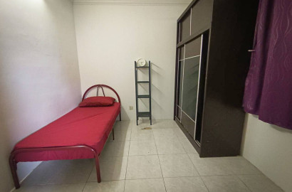 Middle Room, Mentari Court, Blok G, Bandar Sunway