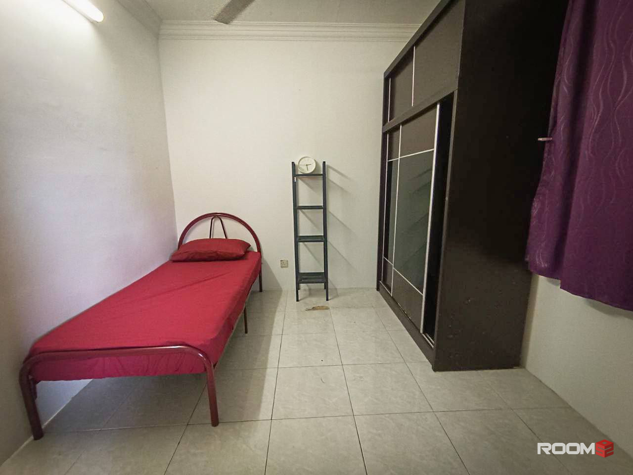 Middle Room, Mentari Court, Blok G, Bandar Sunway