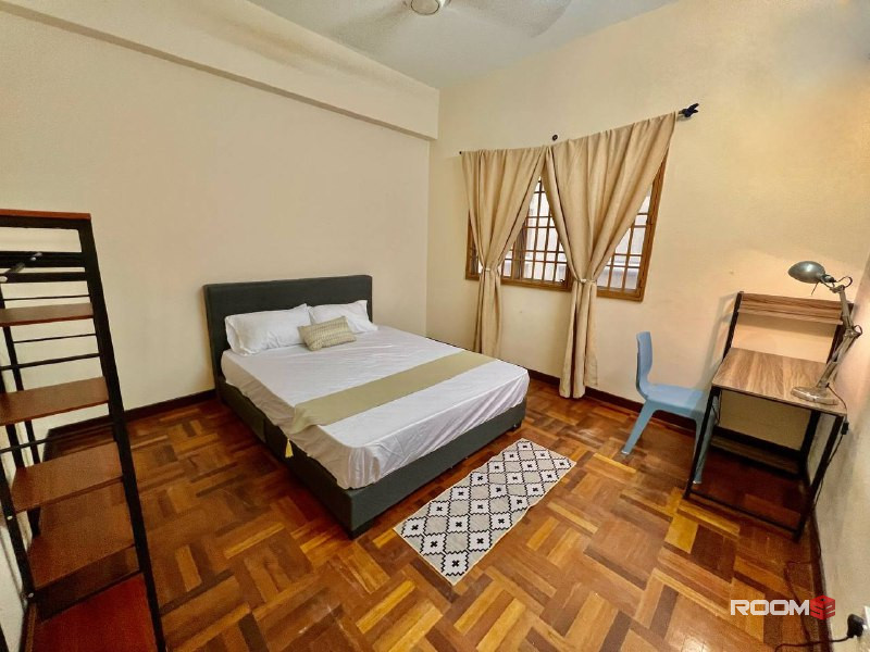 Middle Room at Bandar Sungai Long, Kajang 👉 Bilik Sewa Sg Long {𝑴𝒂𝒔𝒕𝒆𝒓} at 𝐔𝐓𝐀𝐑, Permata Residence, BMC (MRT