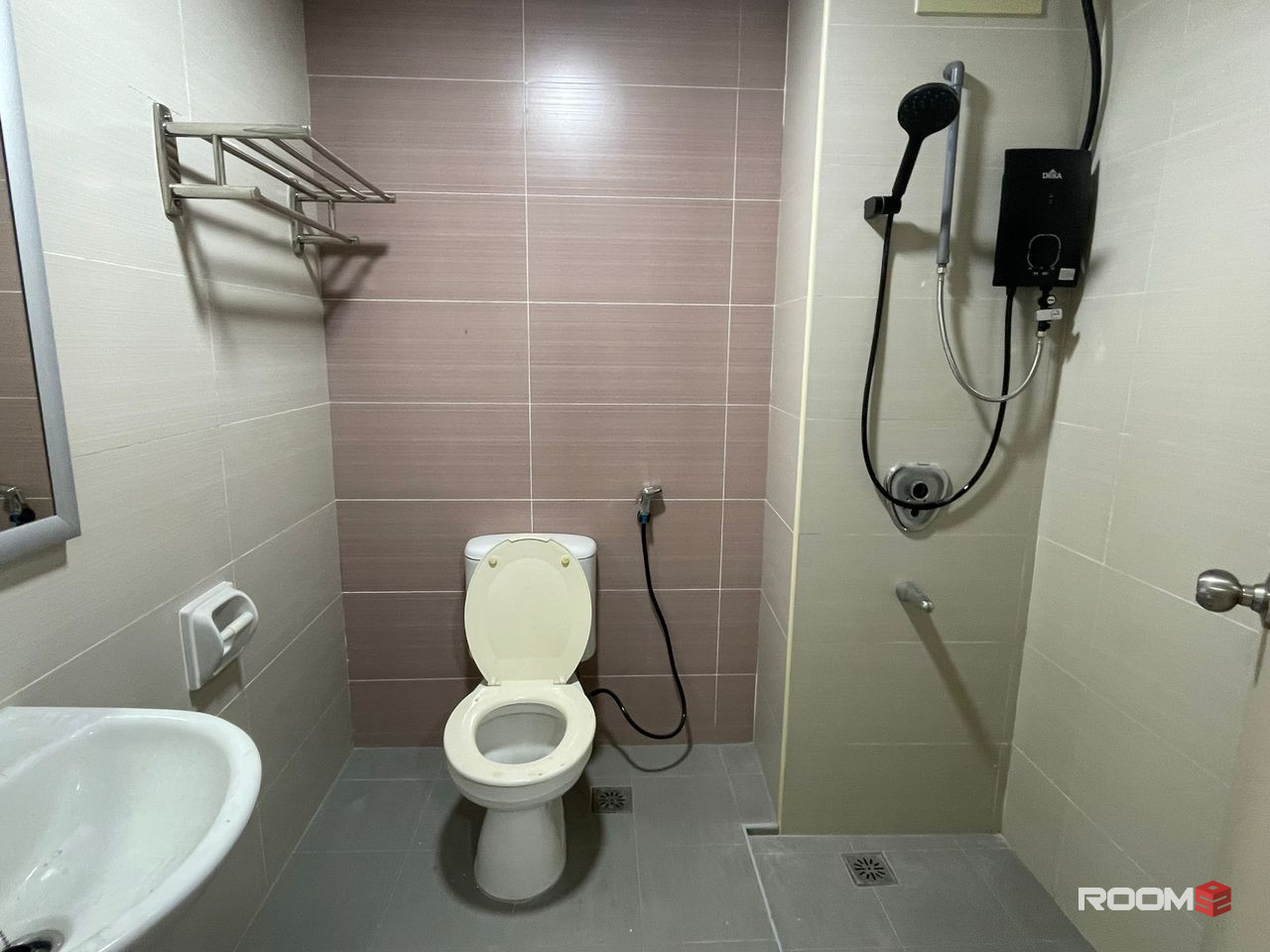 🚶‍♂️🚝 3 stops to KLCC❗️💰Zero Deposit Brand New Queen Bed Master Room🏢
