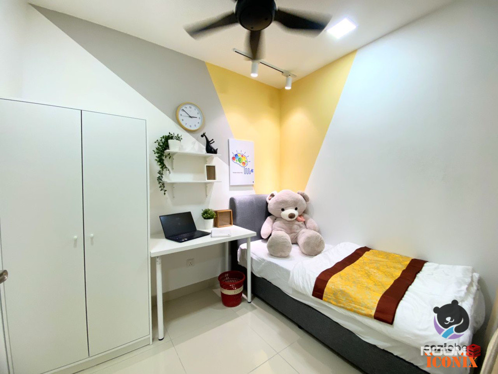 ROOM WALKING DISTANCE LRT ARA DAMANSARA