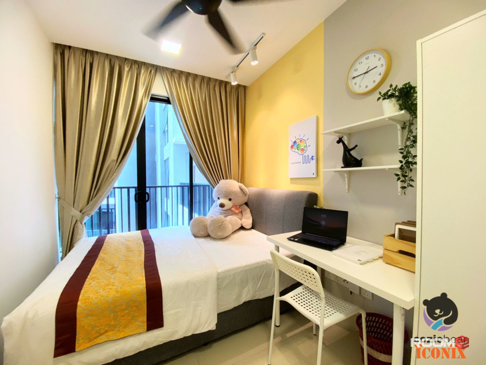 FEMALE ROOM WALKING DISTANCE LRT ARA DAMANSARA