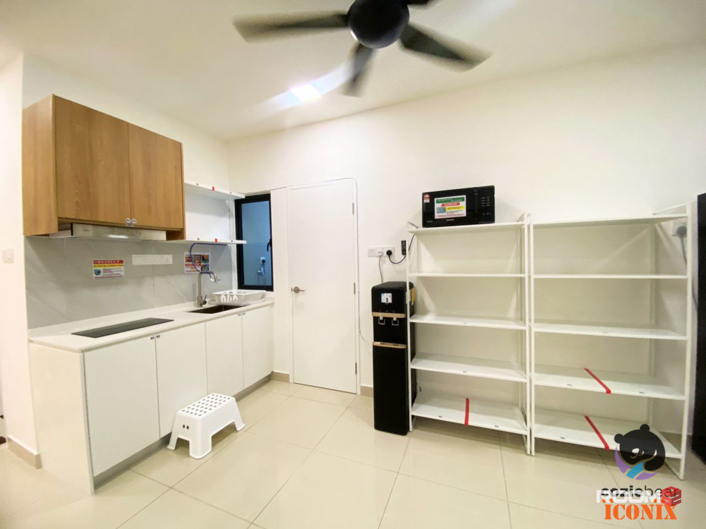 FEMALE ROOM WALKING DISTANCE LRT ARA DAMANSARA