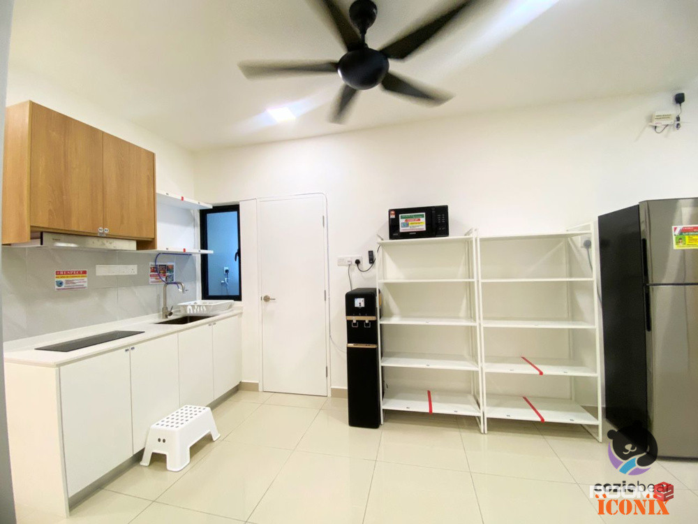 FEMALE ROOM WALKING DISTANCE LRT ARA DAMANSARA