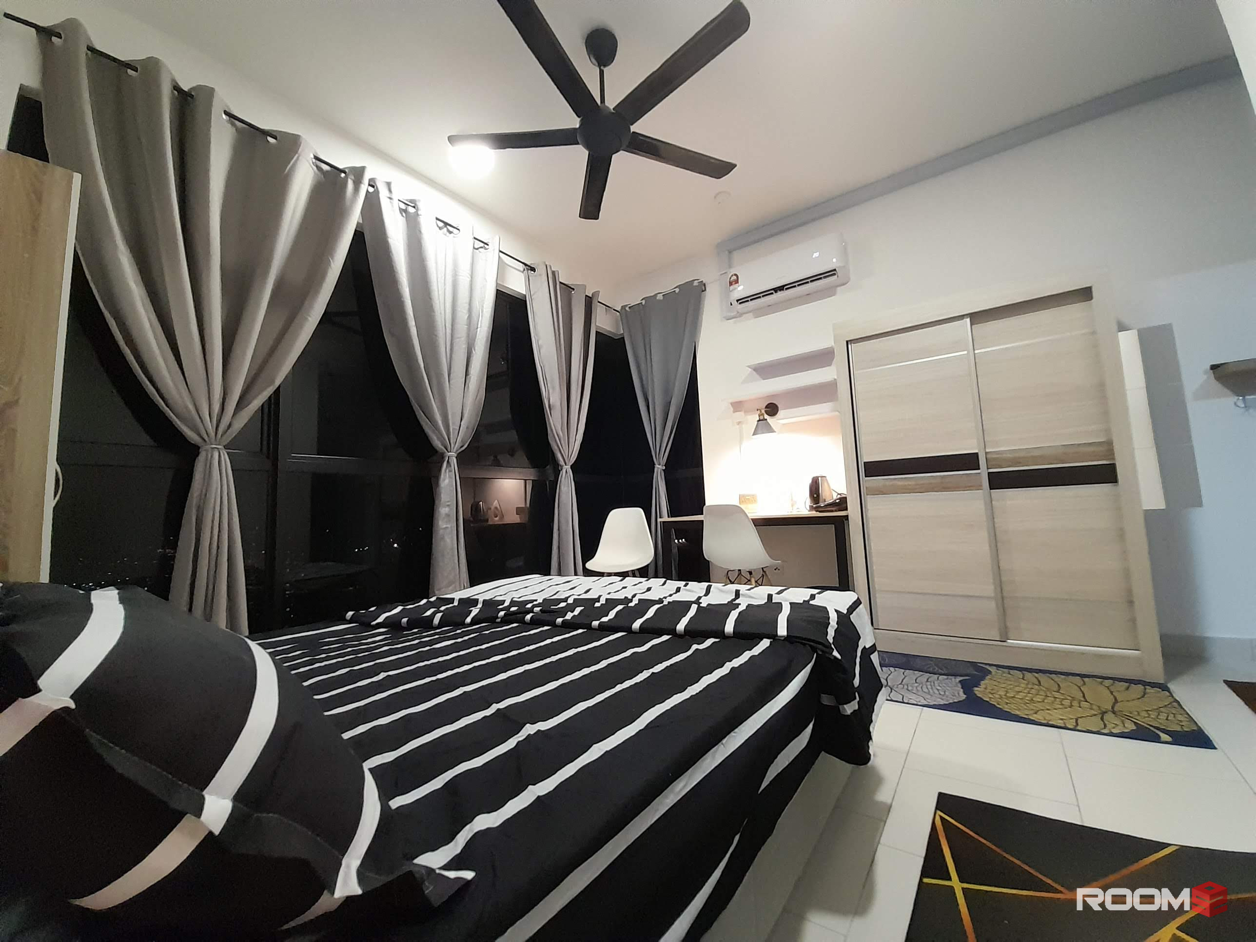 Master Bedroom Attach Bathroom For Rent Astetica Residence The Mines Seri Kembangan UPM Serdang