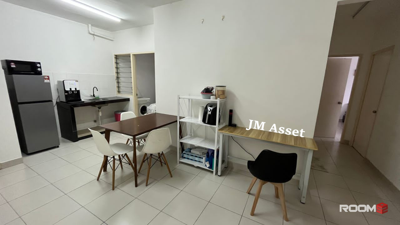 Fully Furnished Free Wifi Single Room For Rent In Setia Alam