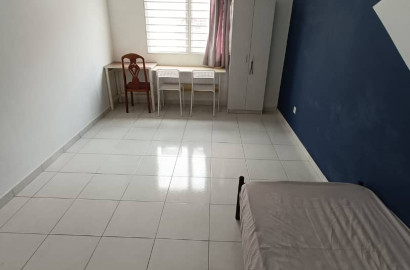 🔥 FEMALE UNIT Middle Room For Rent @ SETIA ALAM 🔥