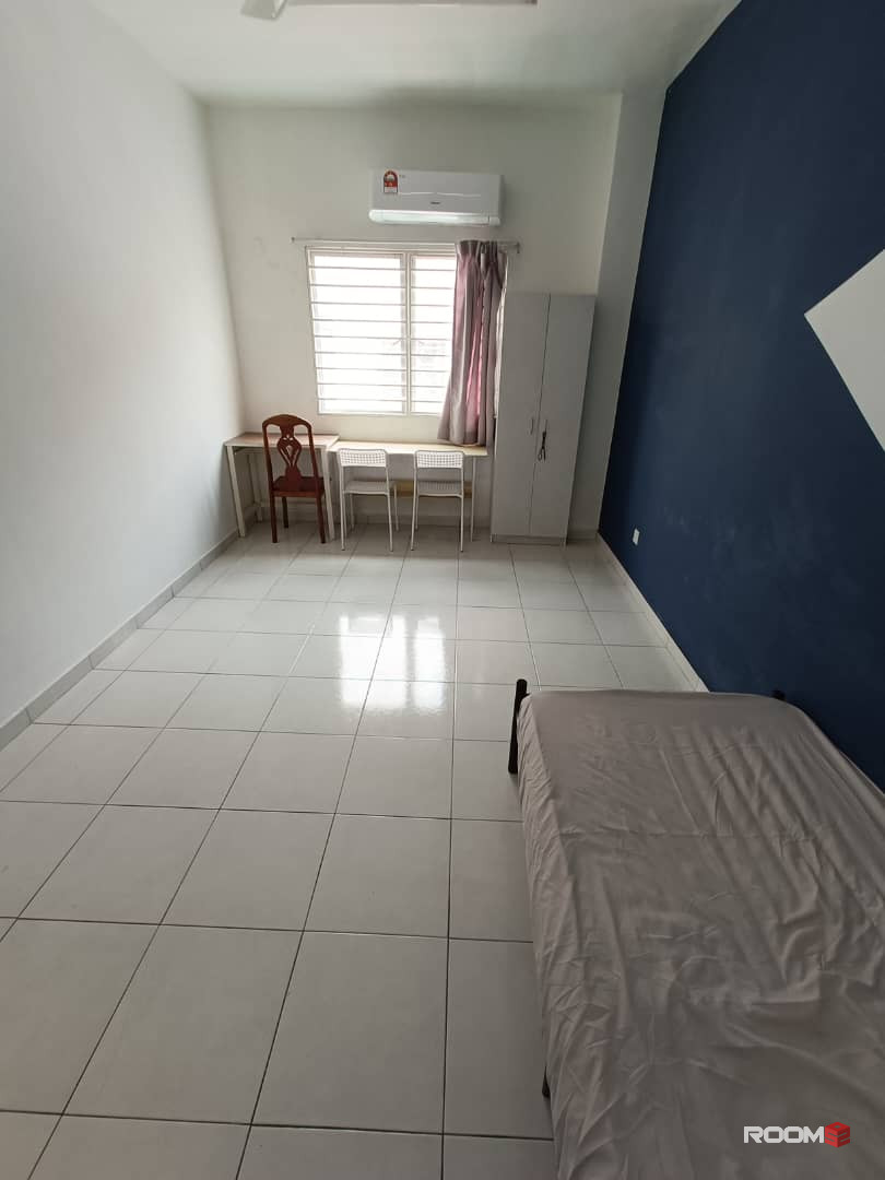 🔥 FEMALE UNIT Middle Room For Rent @ SETIA ALAM 🔥