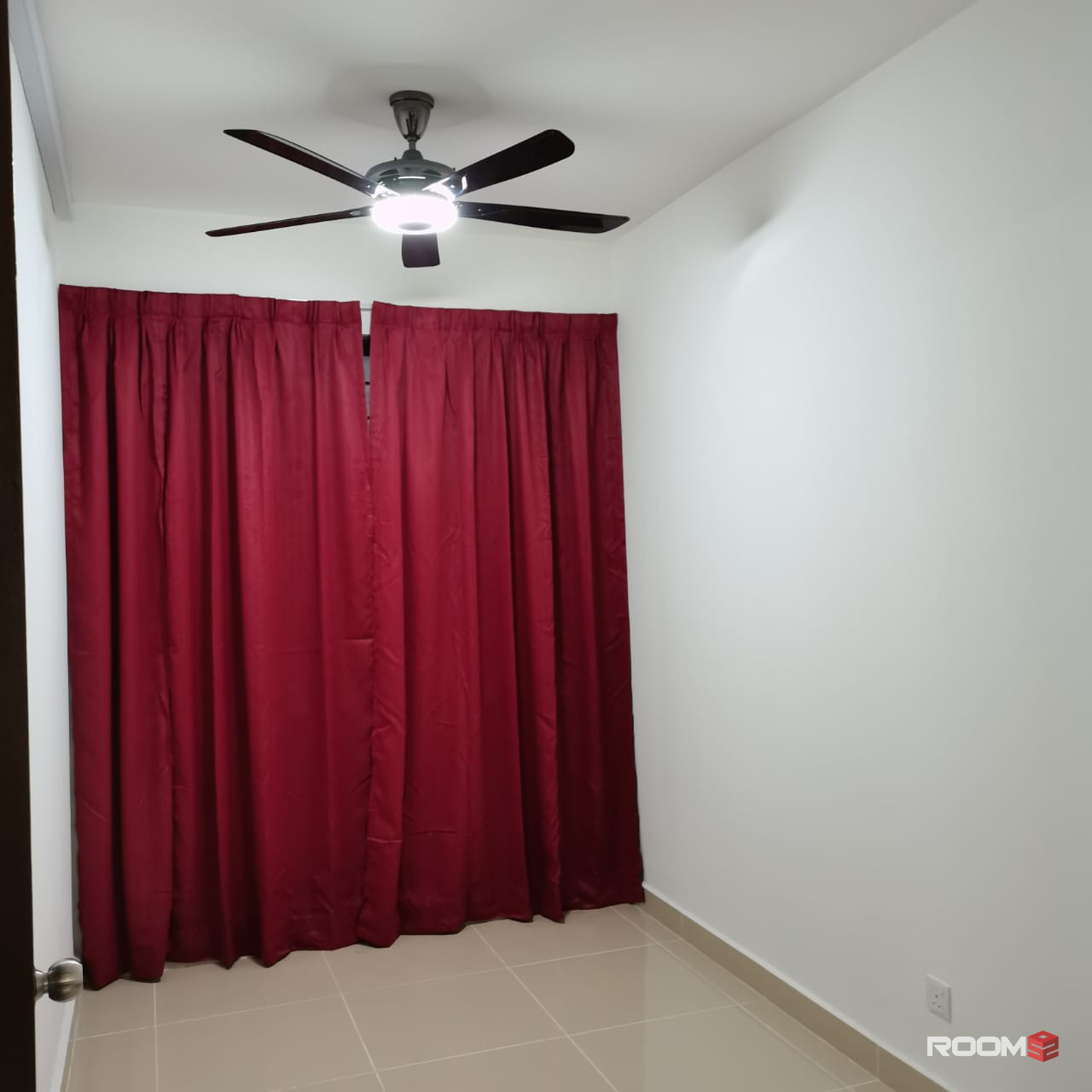 Near ICITY condo MIDDLE room ken rimba FREE WIFI walking distance to train station