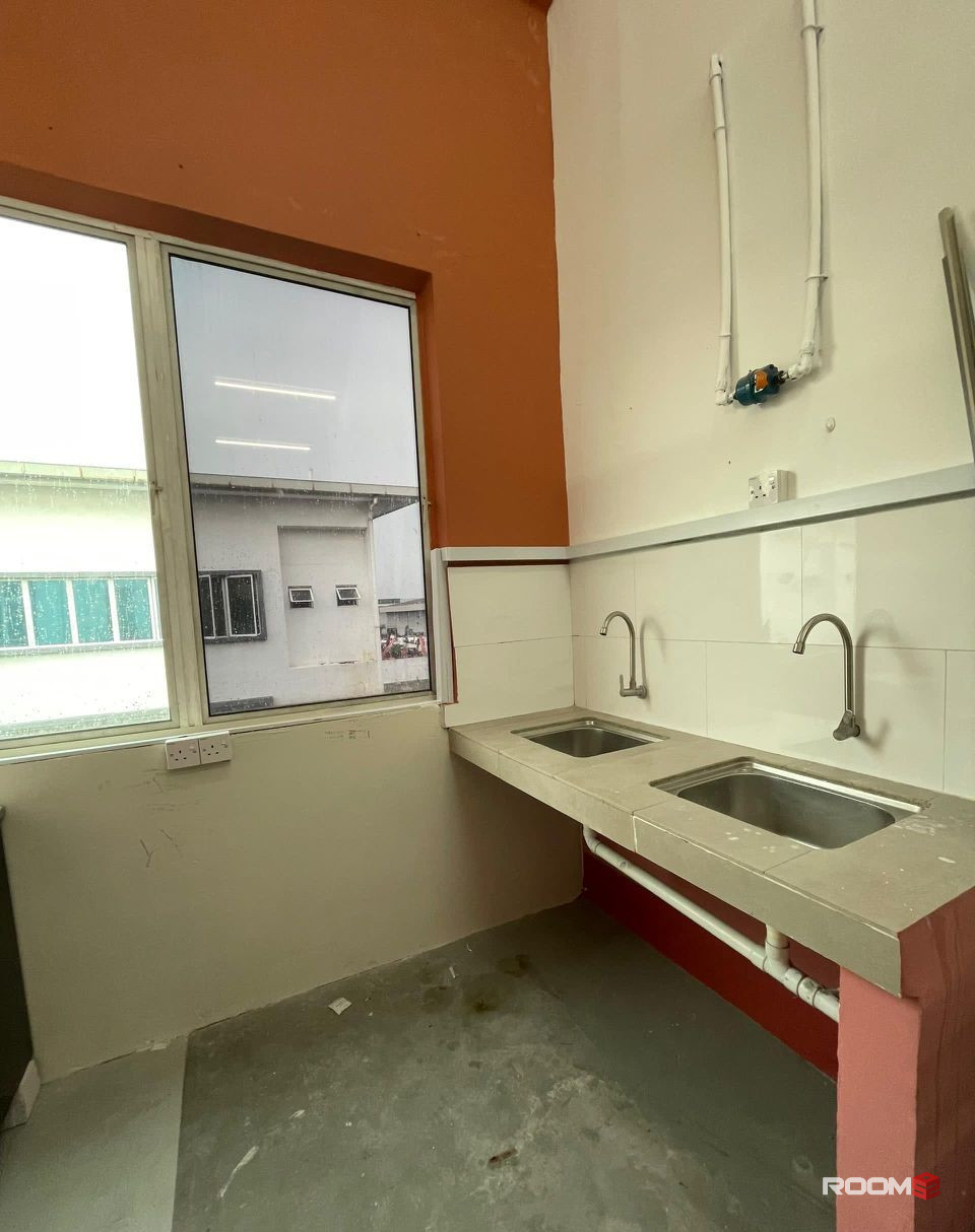 Zero Deposit✅ 🤩SINGLE Room at Kota Kemuning 🤩 Room Near to Columbia Asia Hospital 🚝