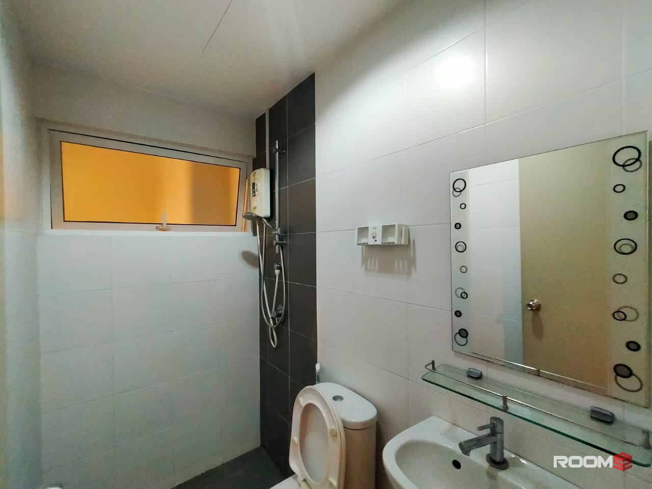 Female unit @ Pacific Place Ara Damansara medium Room