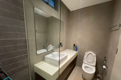 Middle Room at VIVO Residential Suites - 5 Minutes to Bangsar South/Mid Valley