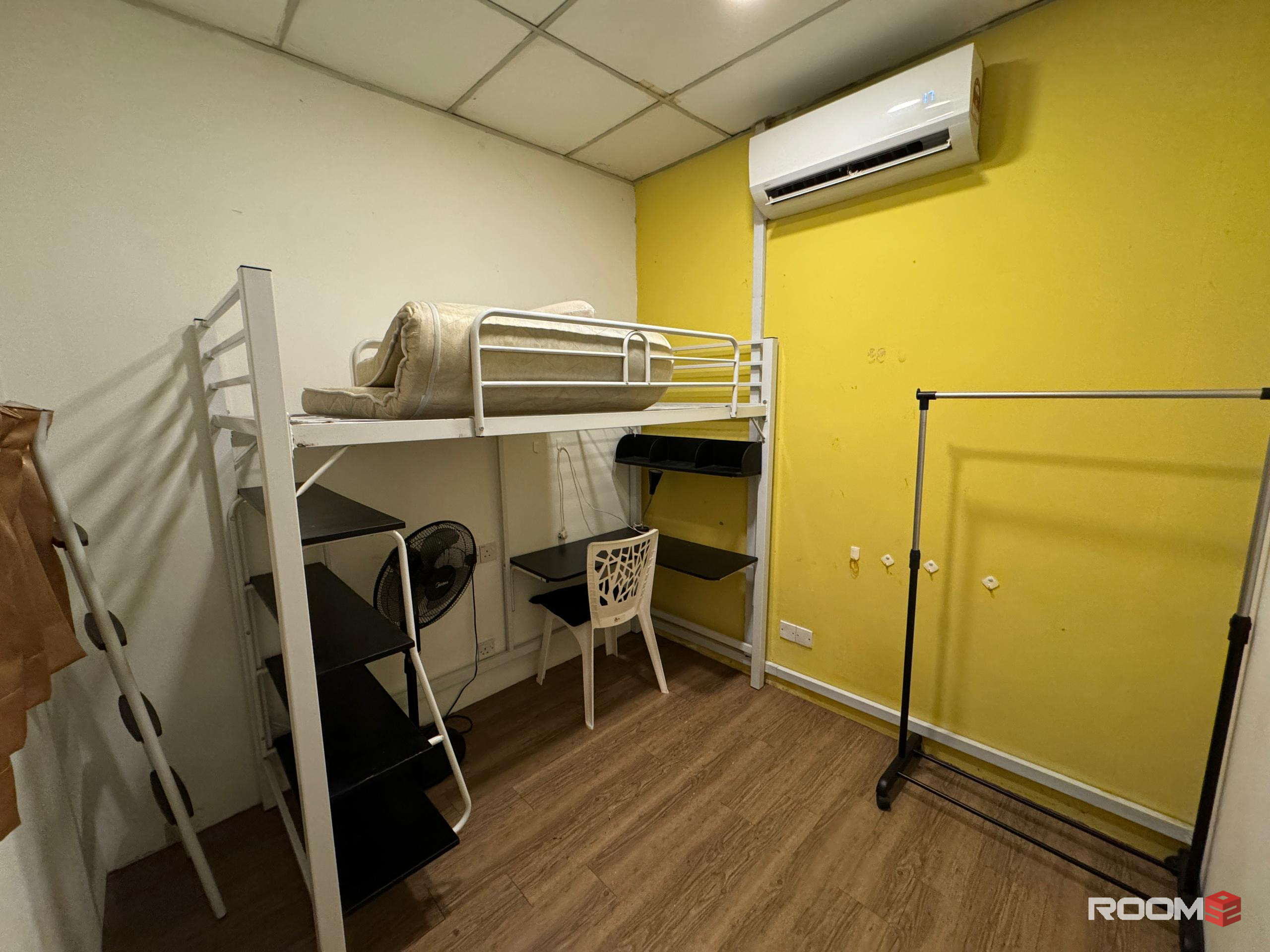 Zero Deposit Medium Room in Kota Damansara, 2-Min Walk to Surian MRT & Sunway Giza Mall 🚶‍♂️🛍️🚉