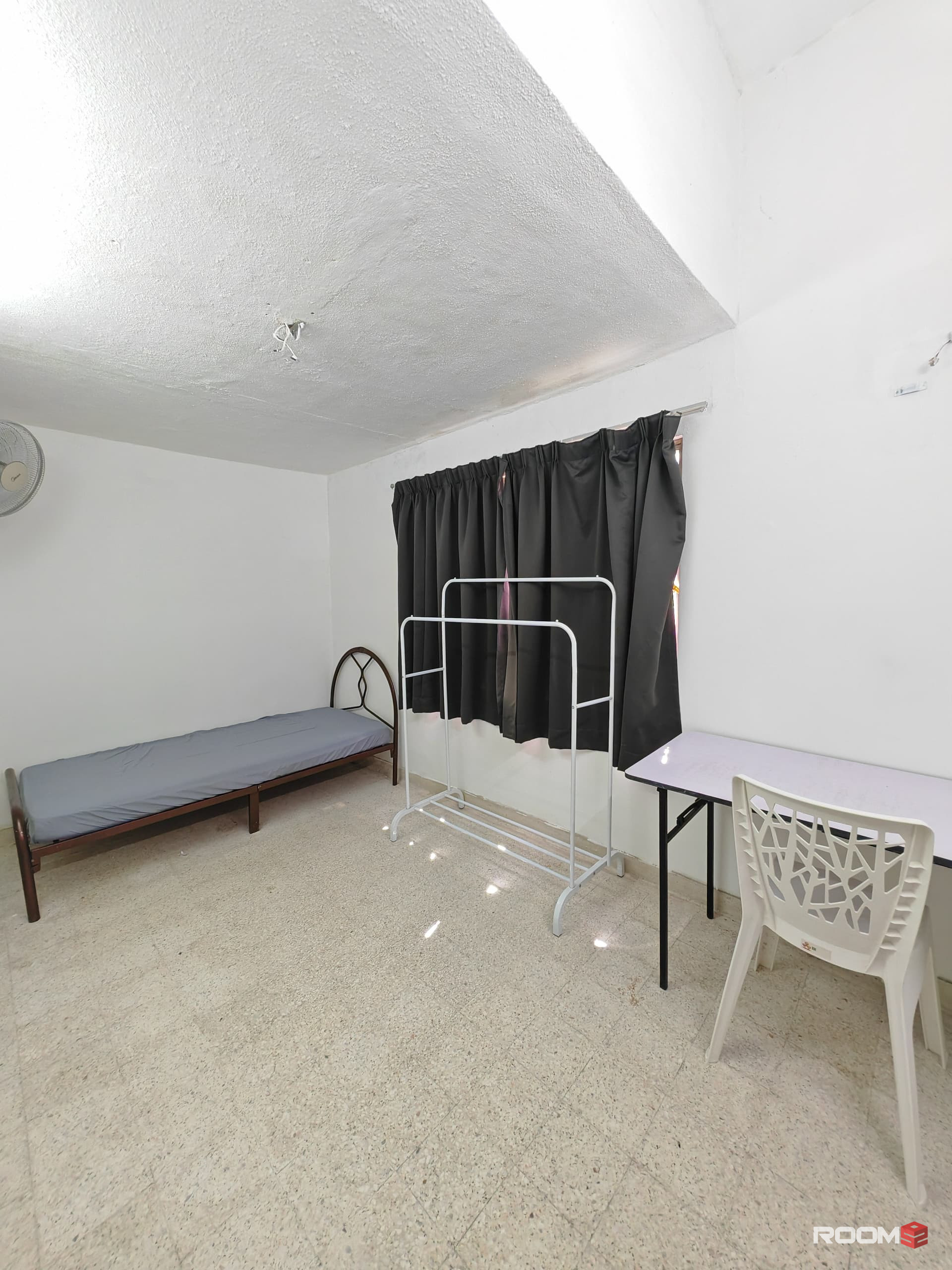 ss1 single room for rent , walking distance to lrt taman bahagia , Low deposit