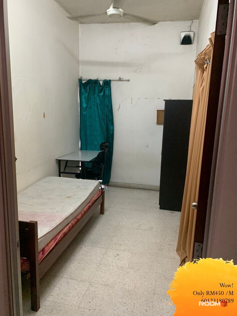 Female Room with Carpark at Taman Connaught