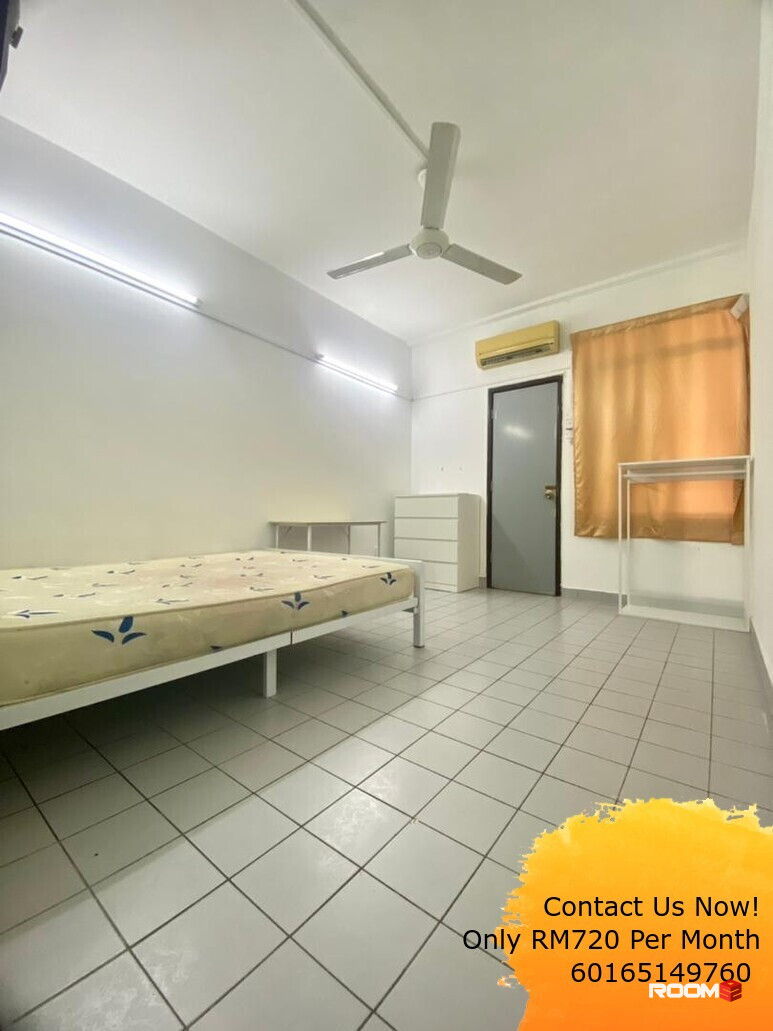 One Month Deposit! Middle Room at BU4, Bandar Utama Easy Access One Utama Mall