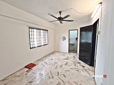Affordable Master Room near Shamelin Mall