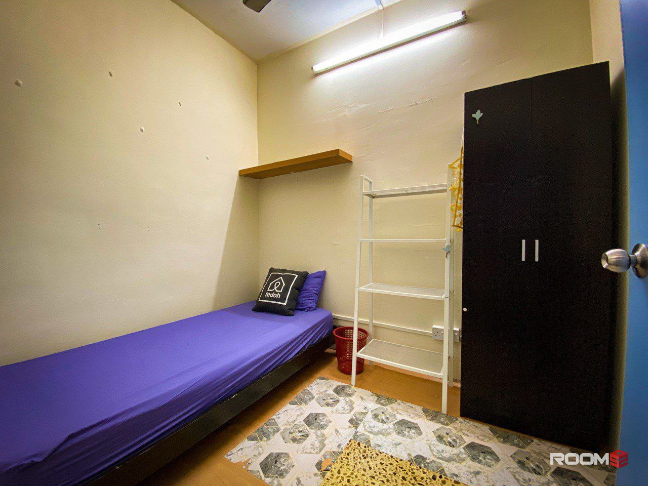 Master Room at Blok A, Mentari Court, Bandar Sunway