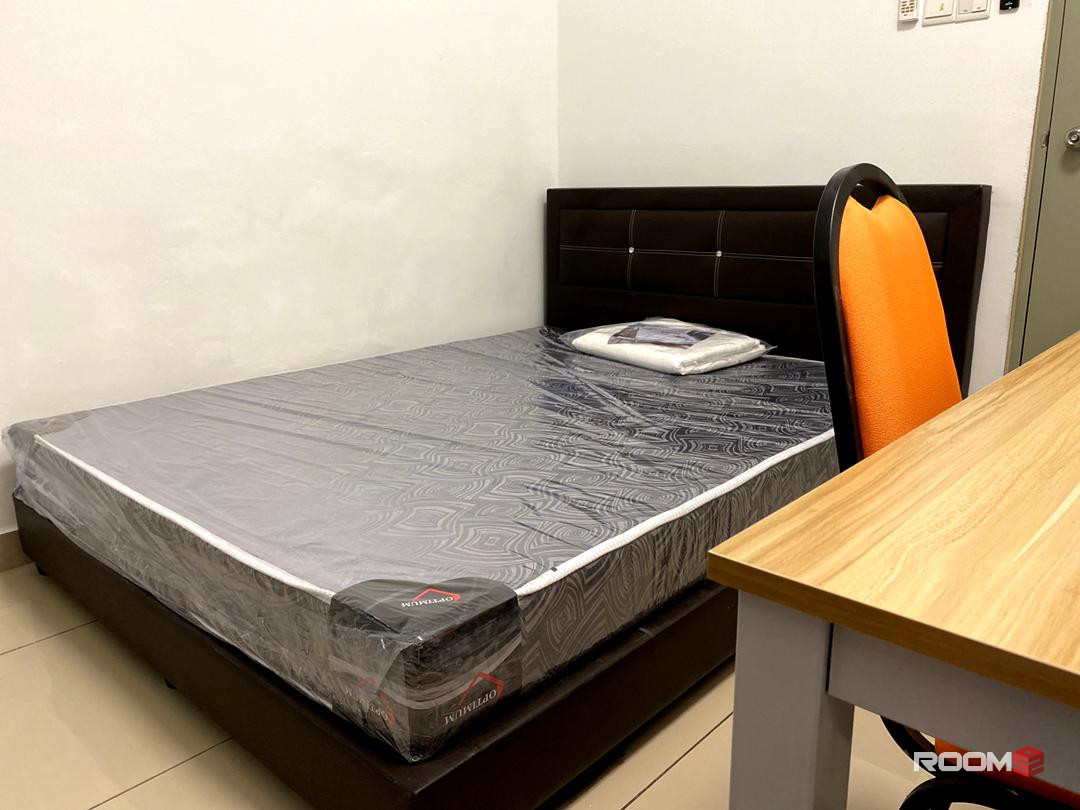 PACIFIC PLACE MEDIUM ROOM/FULLY FURNISHED/LRT STATION