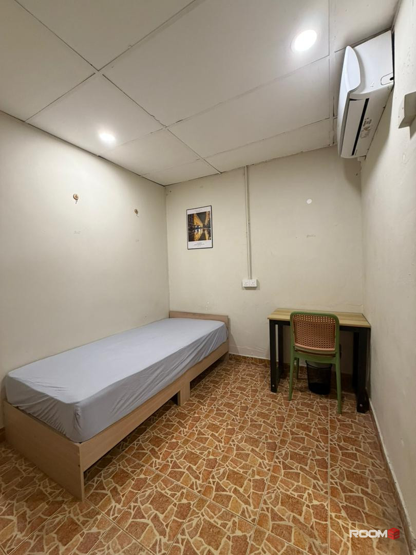 🚶‍♂️4 mins walk to MRT KL Sentral Private Room Rent in Brickfields with ZERO Deposit!