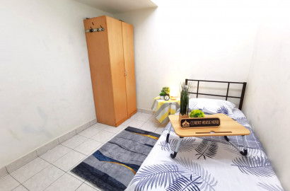 Middle Room at Bandar Puchong Utama [" 𝚂𝙰𝙻𝙴 𝙼𝙴𝚁𝙳𝙴𝙺𝙰 !! "] Bilik Sewa Puchong [1 Months Depo 💥] Puchong Utama