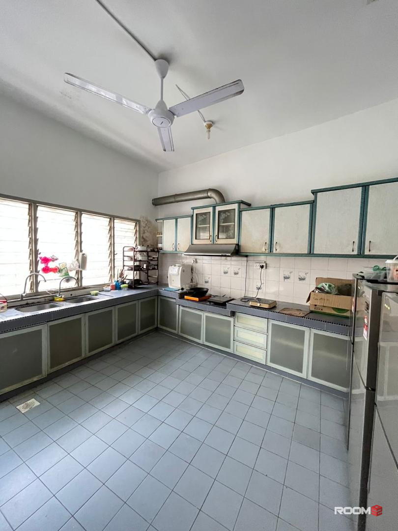 💵⚖️Short/Long Term Accepted !! Room for rent available at Bandar Utama, PJ🌼