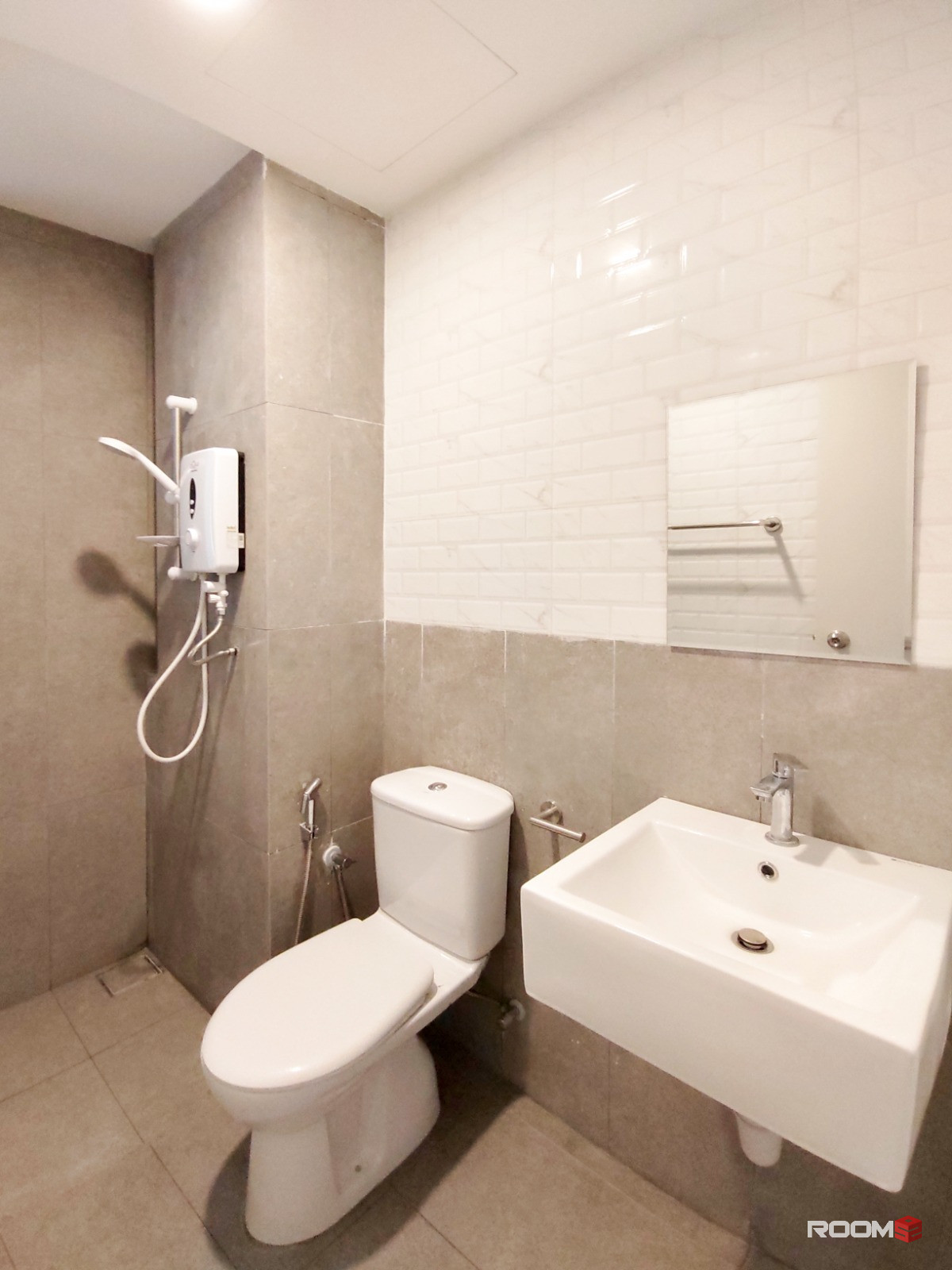 [ONLY 5 MINS TO MRT JINJIANG] Fully-Furnished Single Room with Window & Aircond at Enesta Kepong