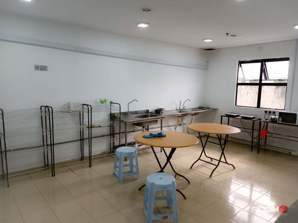 Hotel Room Rent : Zero Deposit, Private Master Room, Attached Bathroom, Non-Sharing, Nearby LRT Station, IOI Boulevard,
