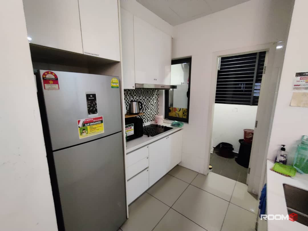 LOW DEPOSIT‼️FEMALE UNIT 👧🏻 Single room non sharing | UTROPOLIS | 5MIN TO UOW SHAH ALAM