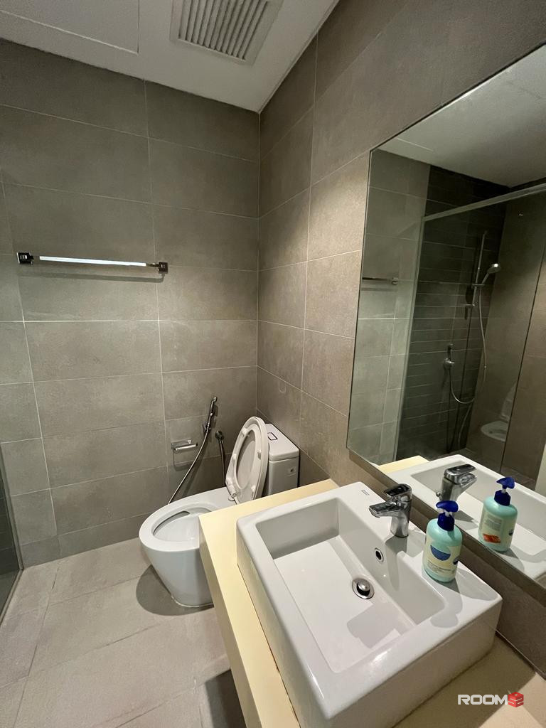 Master Room at VIVO Residential Suites - 5 Minutes to Bangsar South/Mid Valley