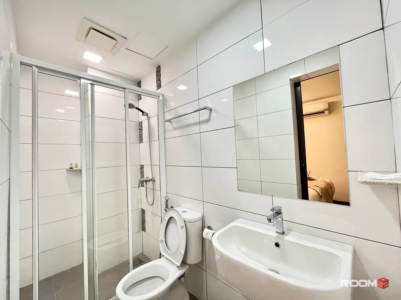 Retail Wonderland! 🎉 Cozy room for rent, just a stroll away from shopping galore! 🌠️5 Min Sunway Velocity Mall 🛍️